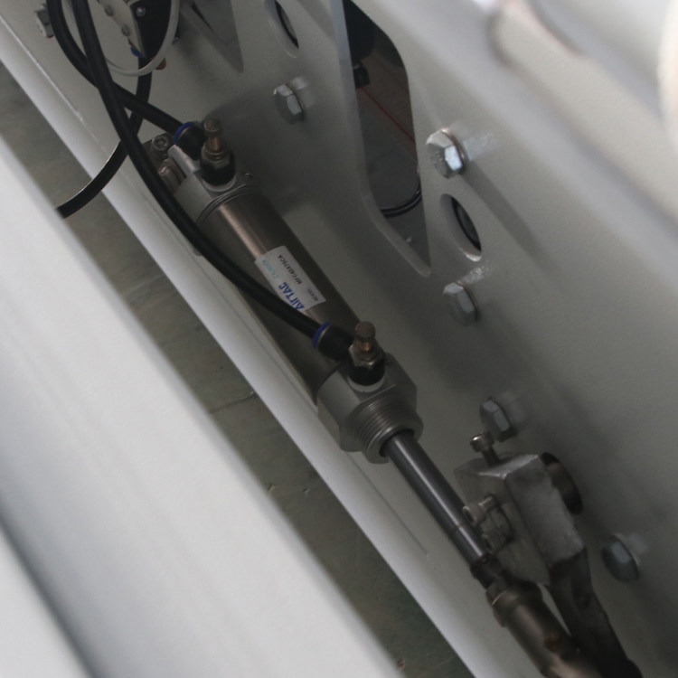 Powerful Industrial Clothes Iron And Fold Machine For Small Business 380/3/50v/P/Hz